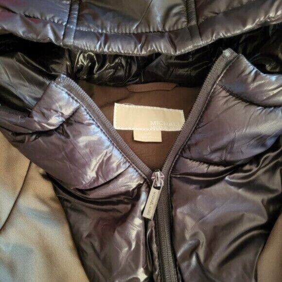 Michael Kors Soft Shell Puffer Hooded Jacket Women's Sz Medium - Picture 4 of 16